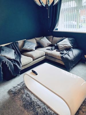 Living Room - click for photo gallery